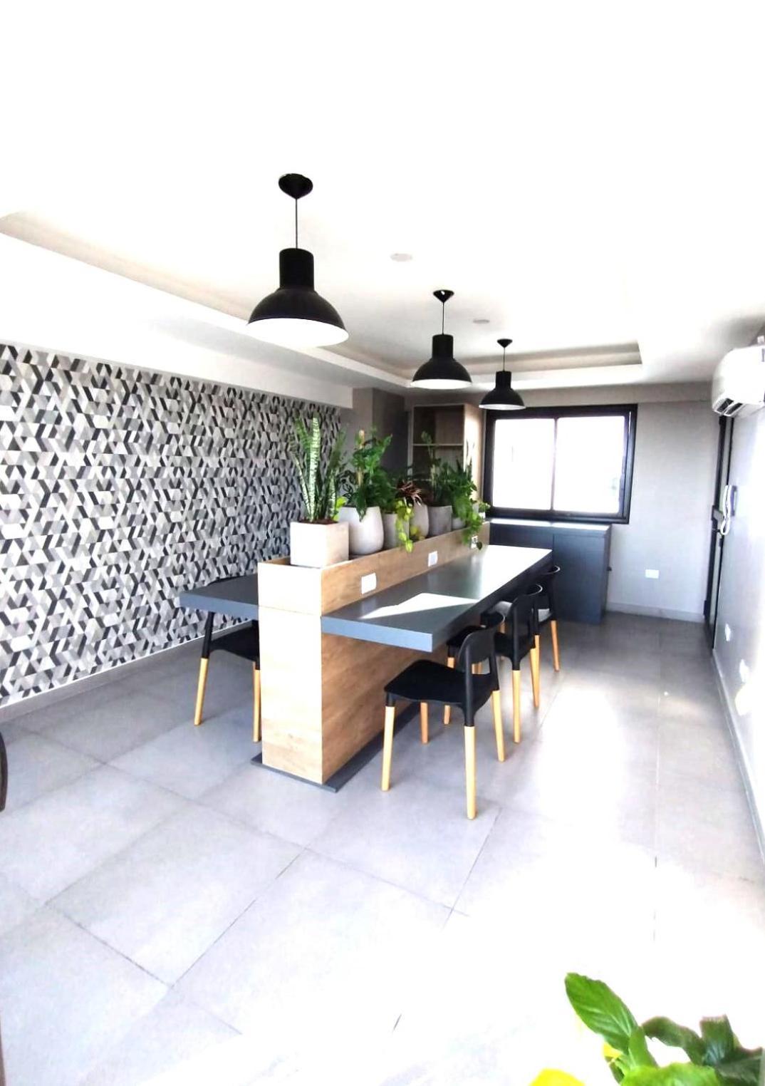 Rent For Days - Mono Zoe Apartment