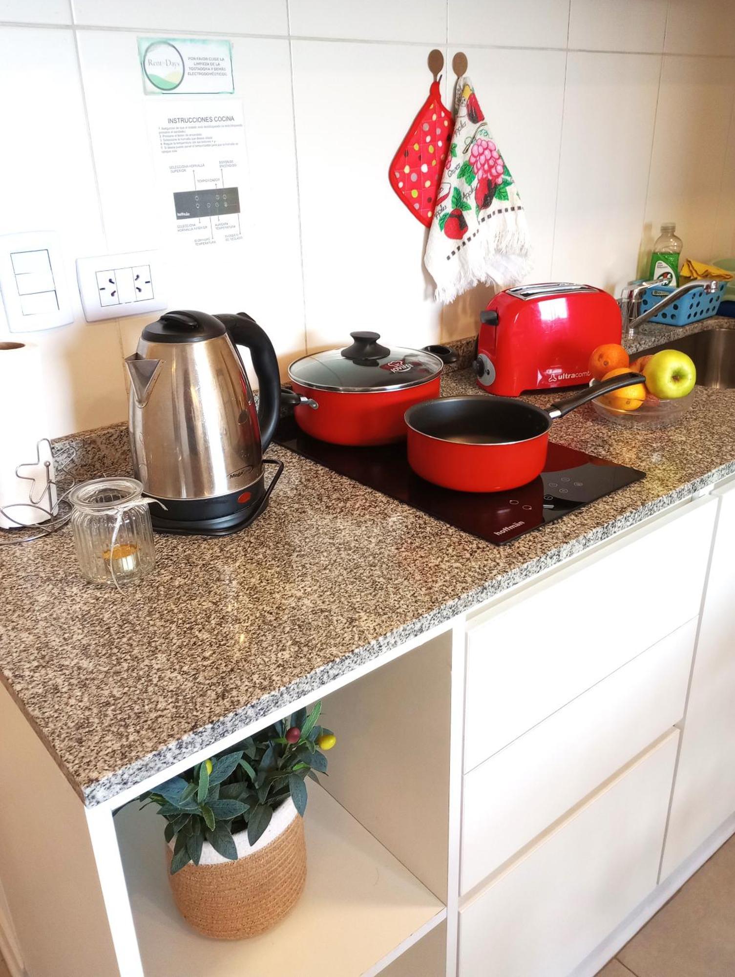 Rent For Days - Mono Zoe Apartment